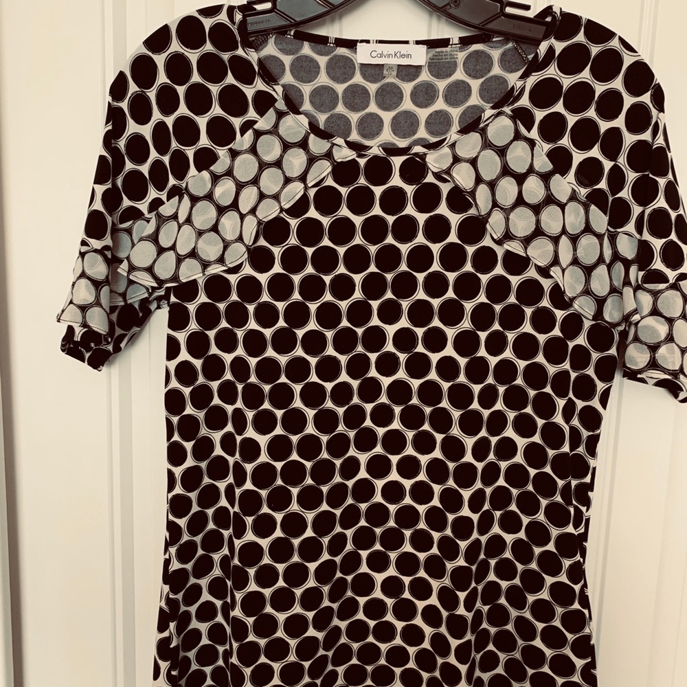 Calvin Klein Fashion Top/ Bl &Wh Polkadot design